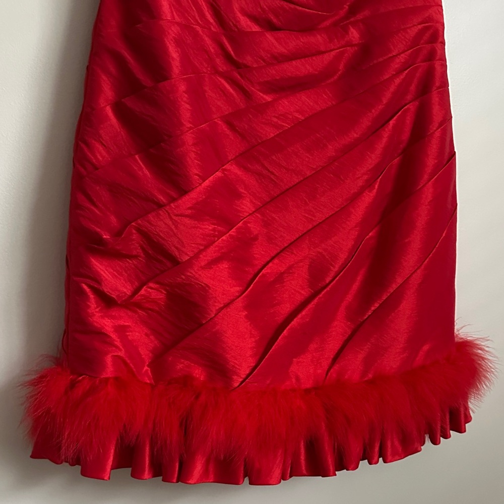 Elegant One-Shoulder Red Prom Dress with Sparkling Multicolor Beaded Strap - Picture 8 of 14